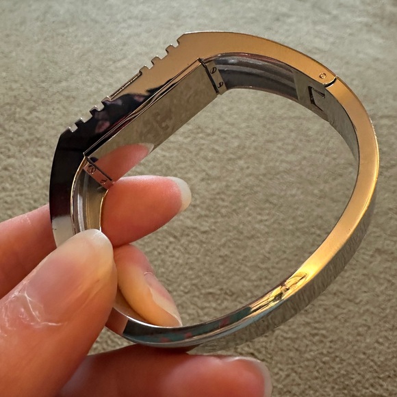 Tory Burch Fitbit bracelet, silver - Picture 9 of 9